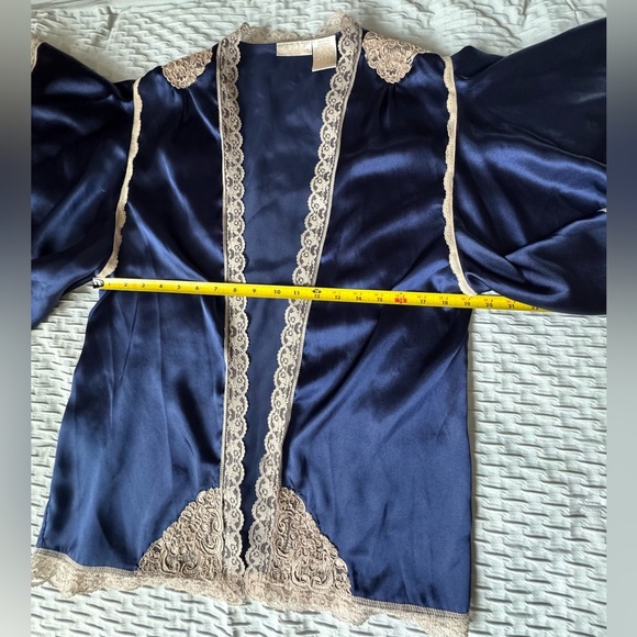 Vintage Delicates Lingerie Women - Picture 5 of 10